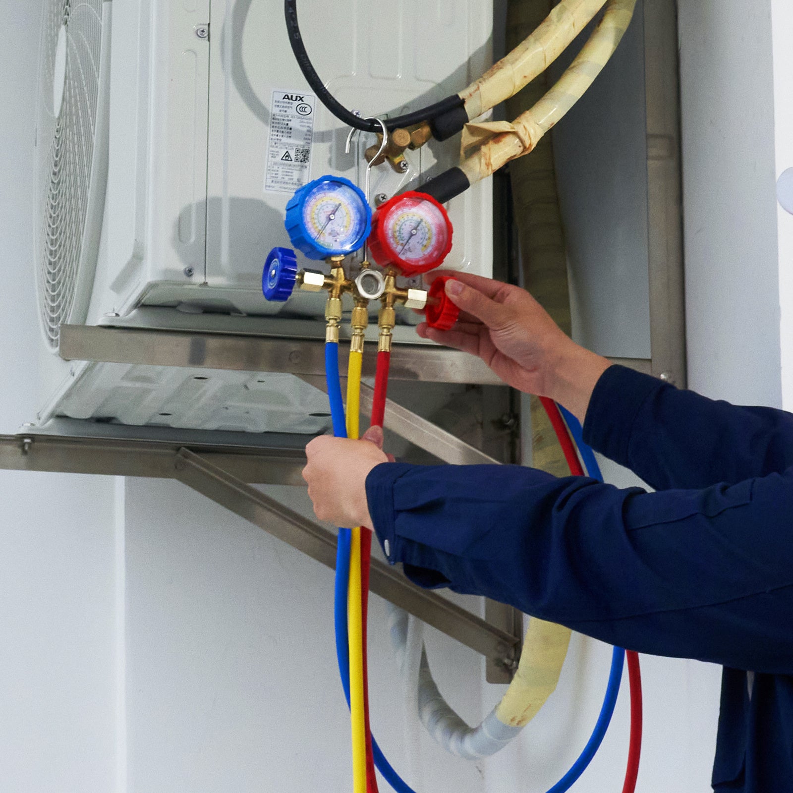 VEVOR AC Gauge Set - 3 Way AC Manifold Gauge Set For R134A R22 R12 R502 Refrigerant, Freon Gauges With 5ft Hoses, Couplers, Can Tap