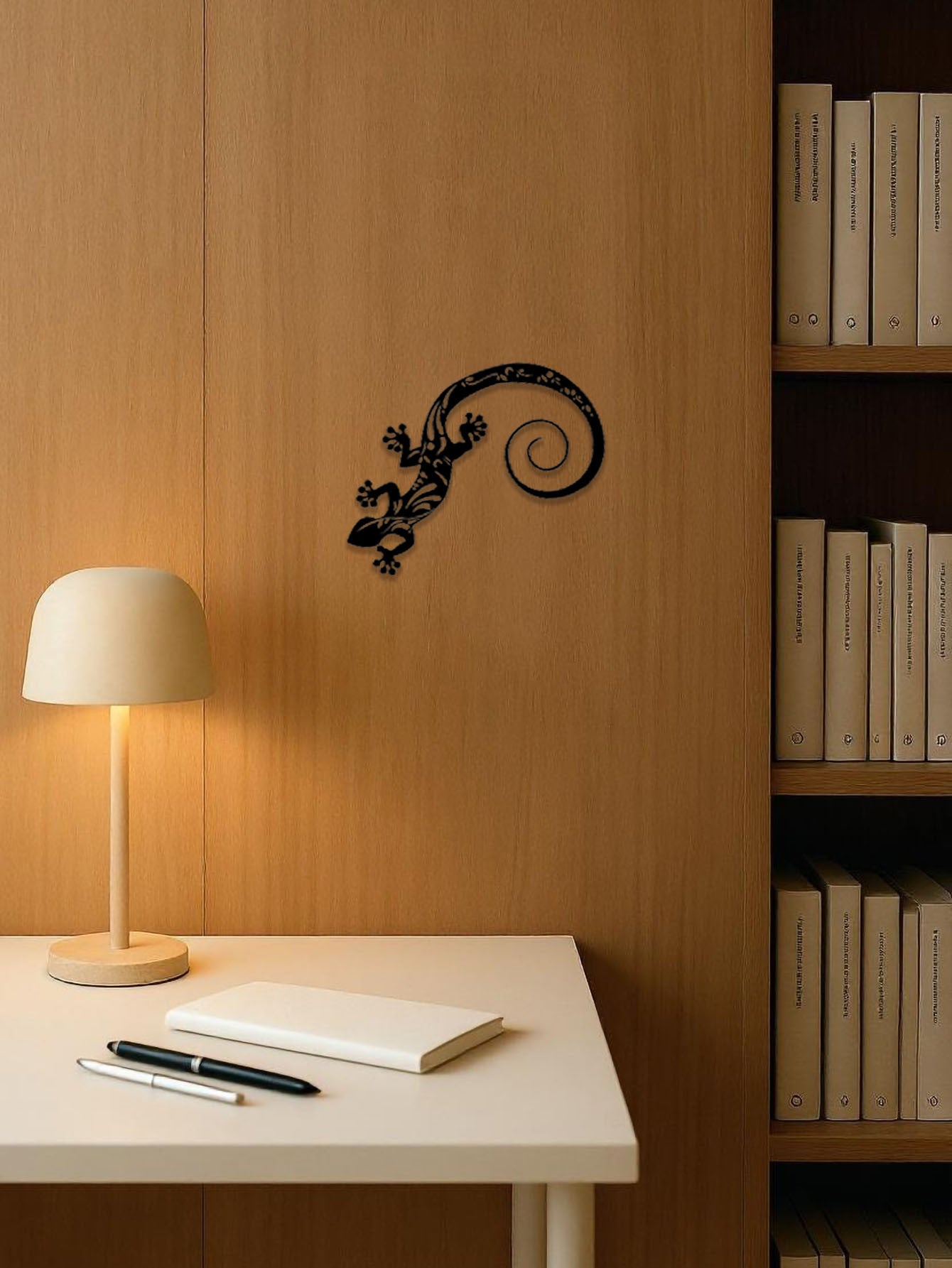 Unique Gecko Wall Art — Hanging Decoration Designed For Personalized Spaces