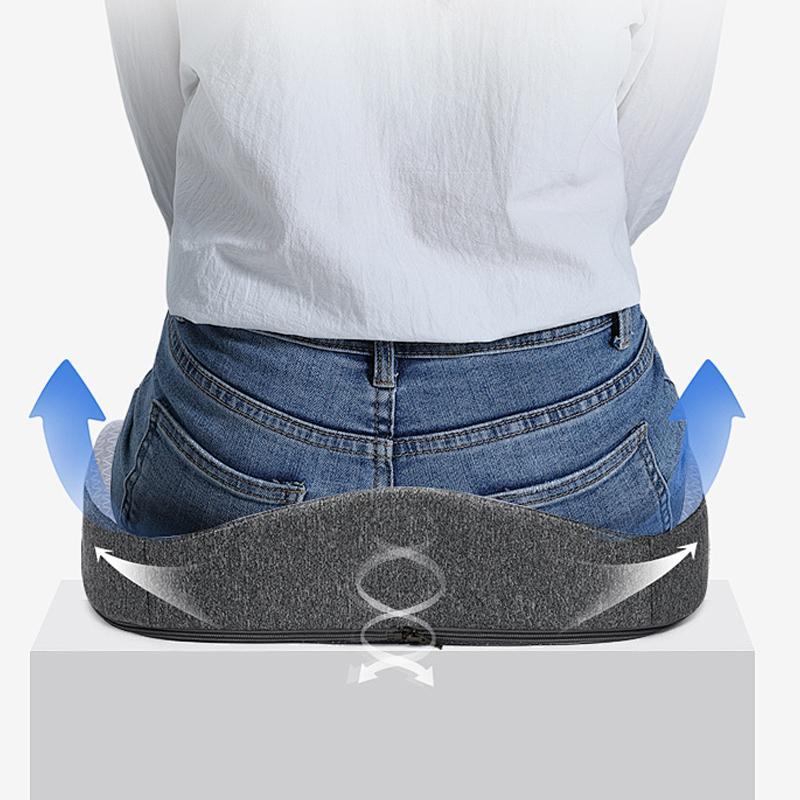 Coocosh throne seat cushion in elegant black, crafted from high-quality memory foam and breathable material, optimizing comfort and support for daily use in an office setup.