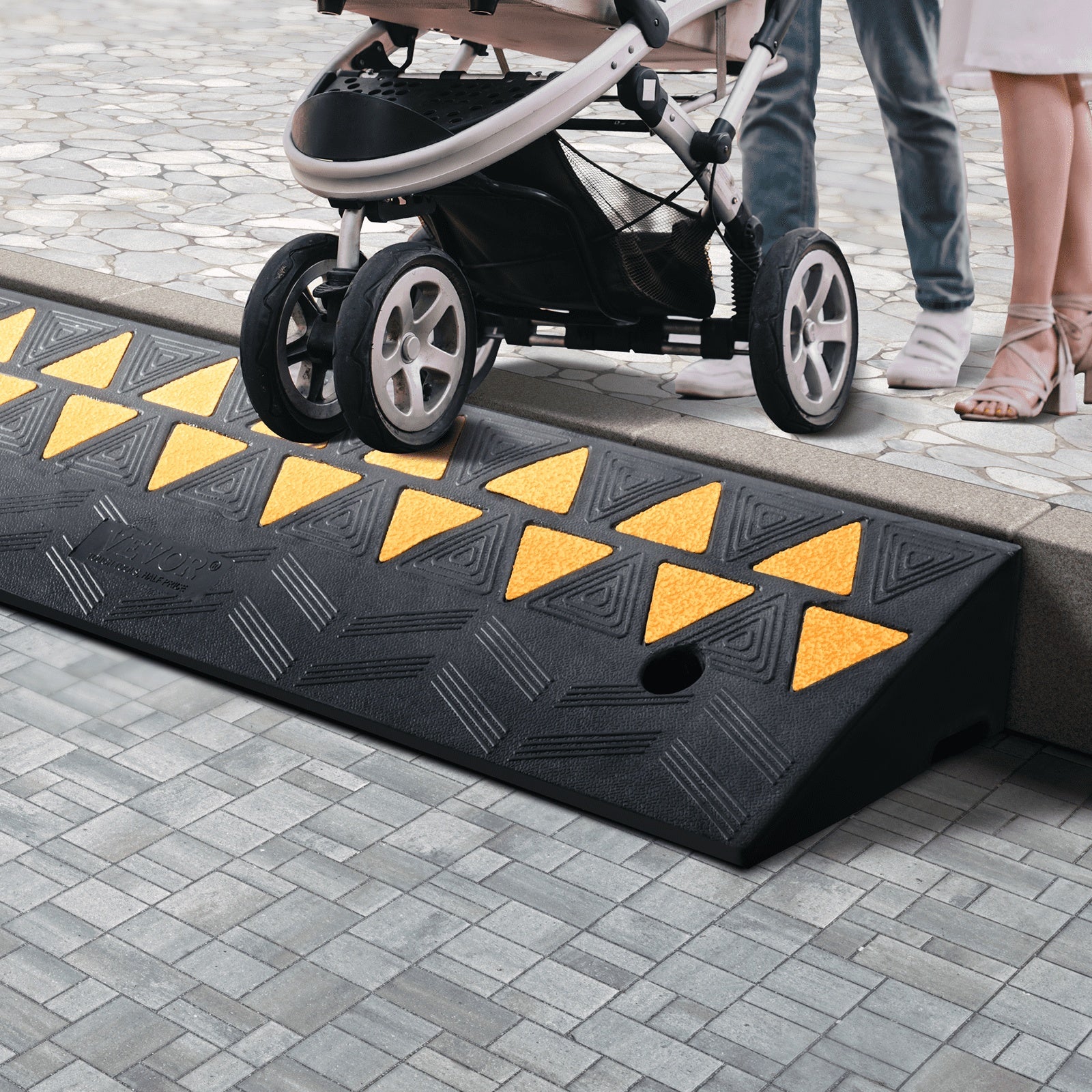 VEVOR Rubber Curb Ramp Rise Height Sidewalk Curb Ramp, Driveway Ramp For Curb, 15T Heavy Duty